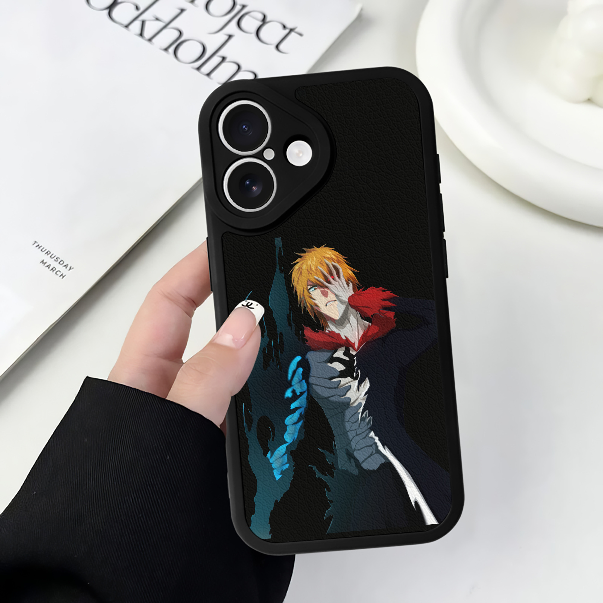 ブリーチ 黒崎一護（くろさき いちご）BLEACH Kurosaki Ichigo 【iPhone 16シリーズ対応】シリコンスマホケース（レザー調） 材質：シリコン